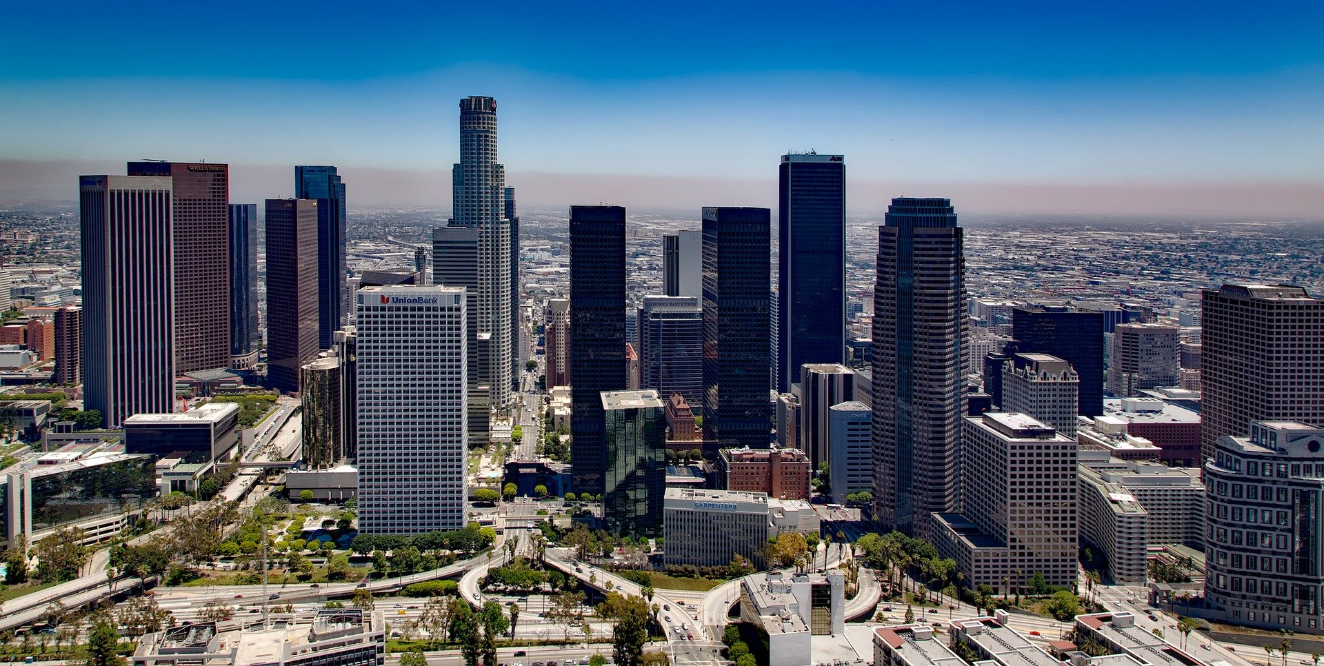 Living in Los Angeles, California: Tips for Moving and Visiting 2024